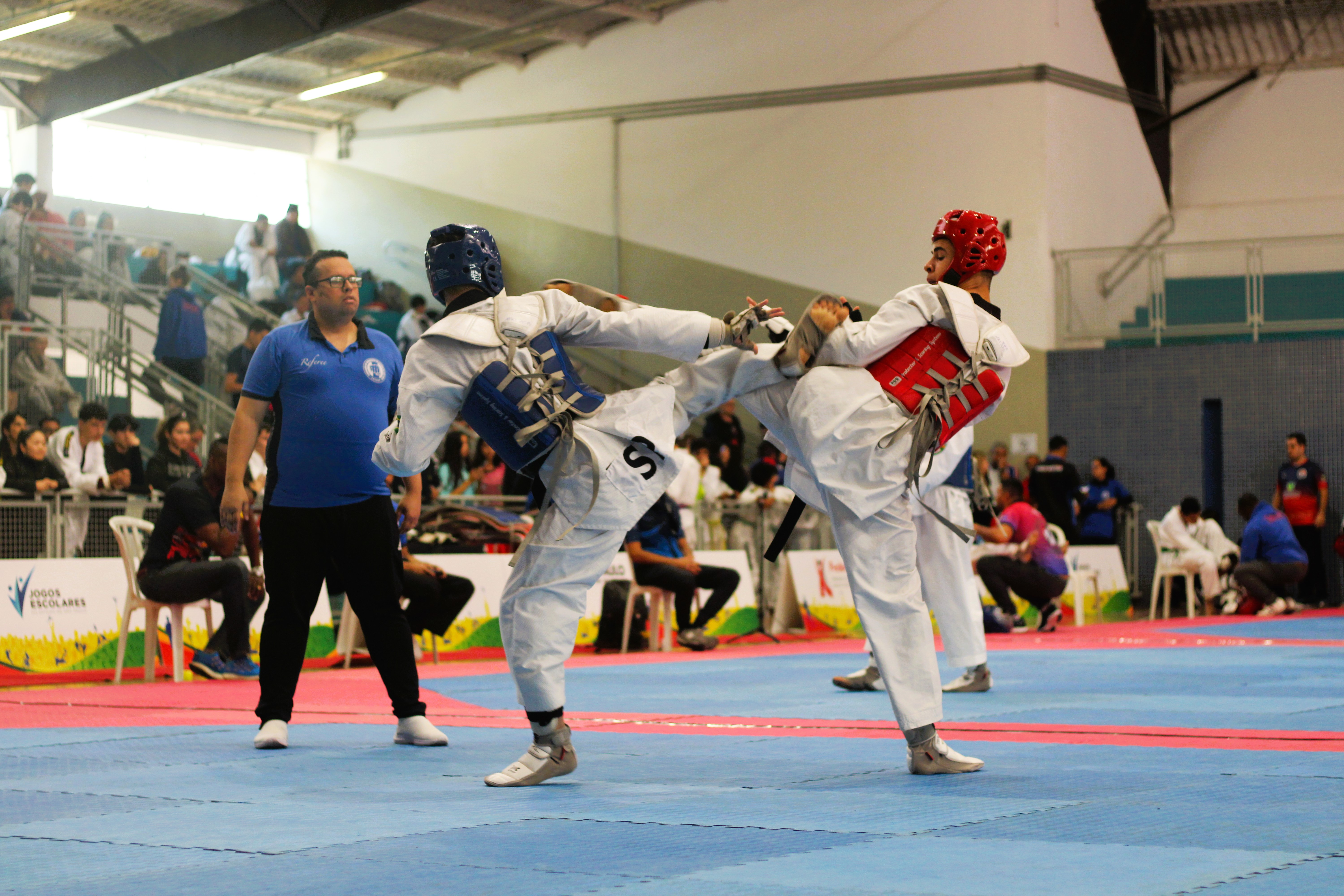 Futuros campeões se enfrentam na seletiva de taekwondo do JEESP neste sábado!